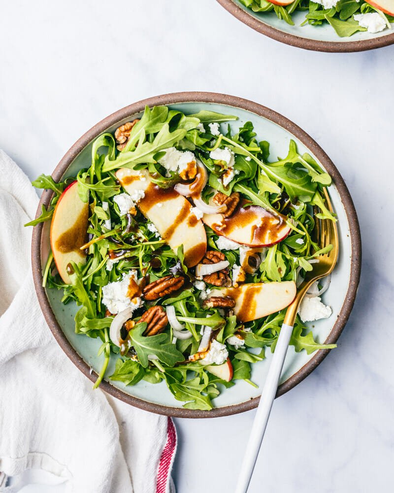 Arugula salad with goat cheese