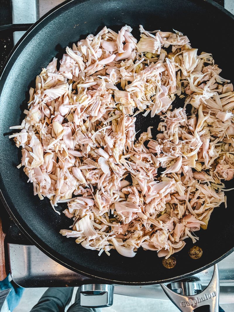 Pulled pork with jackfruit in a pan