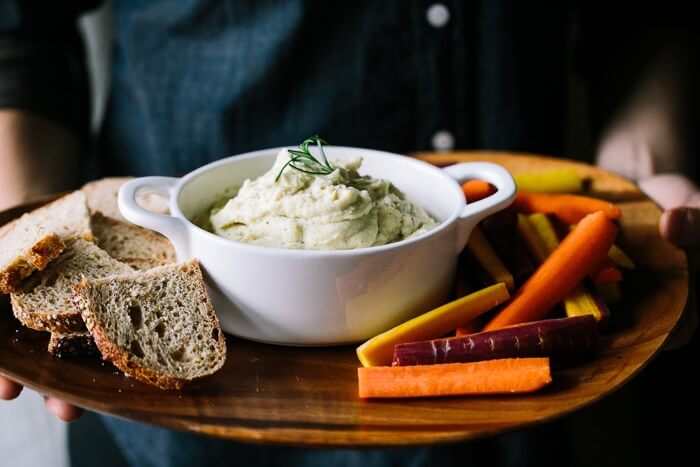 White bean dip with garlic and herbs