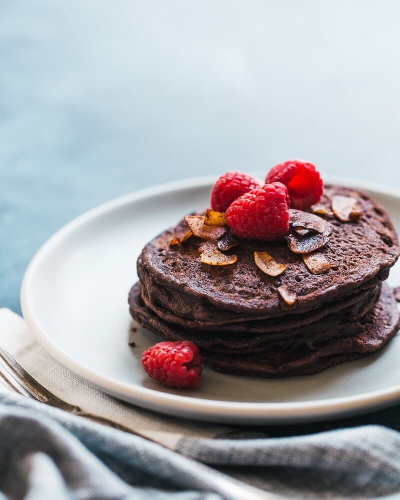 Chocolate brownie, vegan spelled pancakes