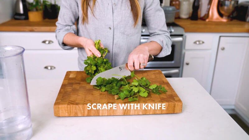 How to cut cilantro |  Scrape with a knife