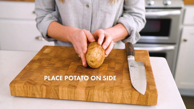 How to cut potato wedges |  Set the potato aside