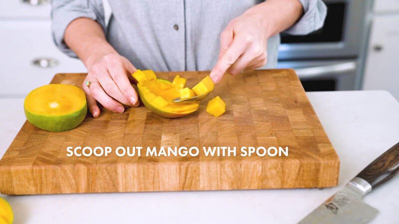 How to cut a mango |  Hollow out the mango with a spoon