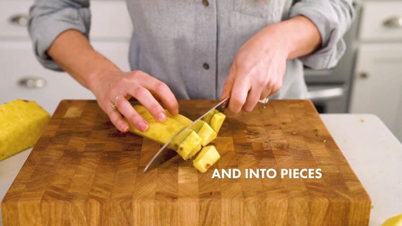 How to cut a pineapple |  To cut in pieces