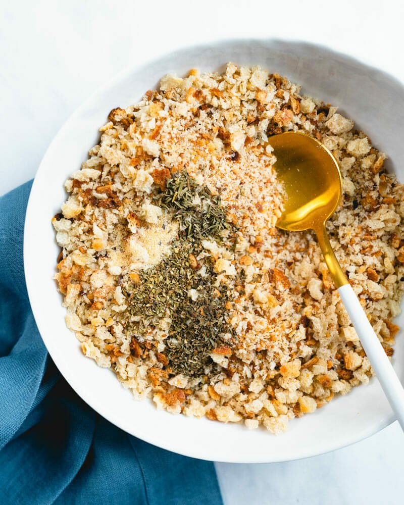 How to make herb crumbs