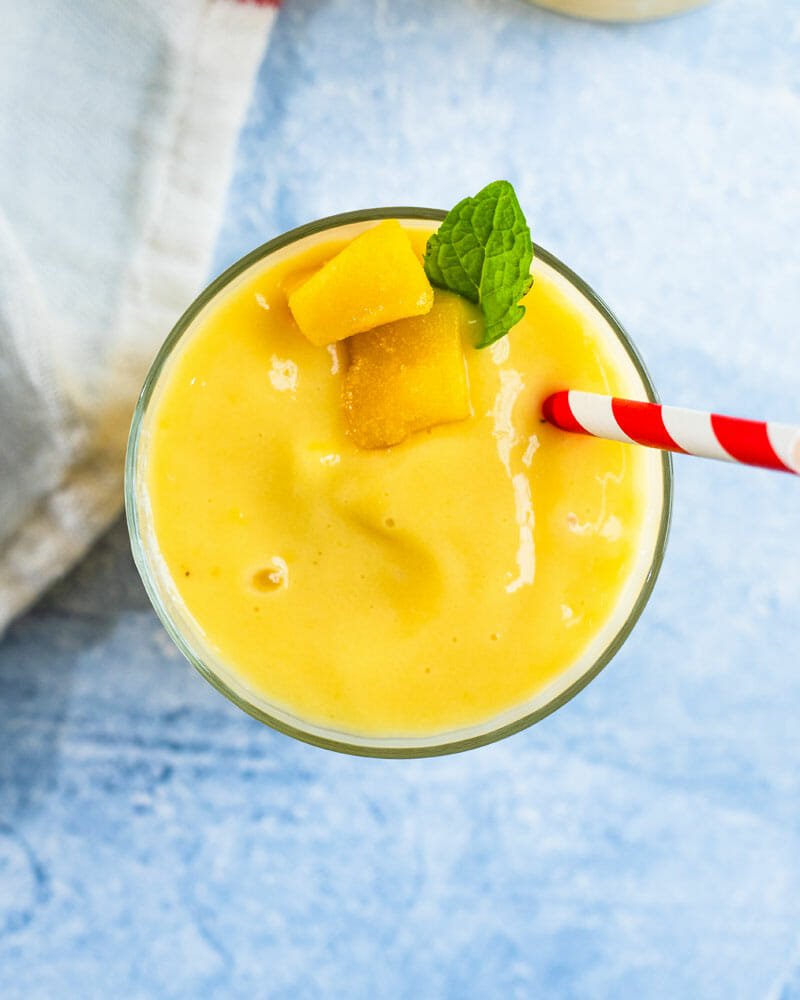 How to make a mango smoothie
