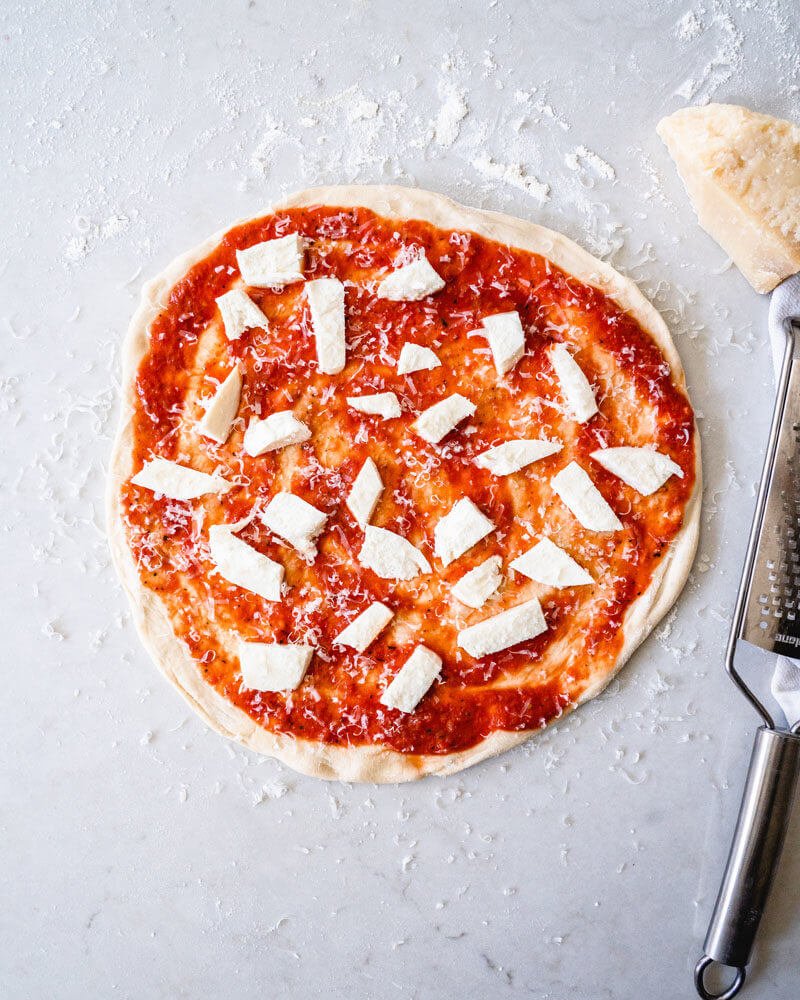 Margherita pizza topping