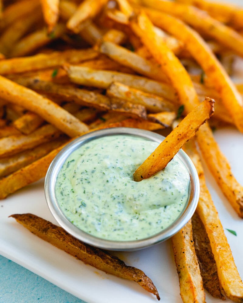Spicy fries with aioli