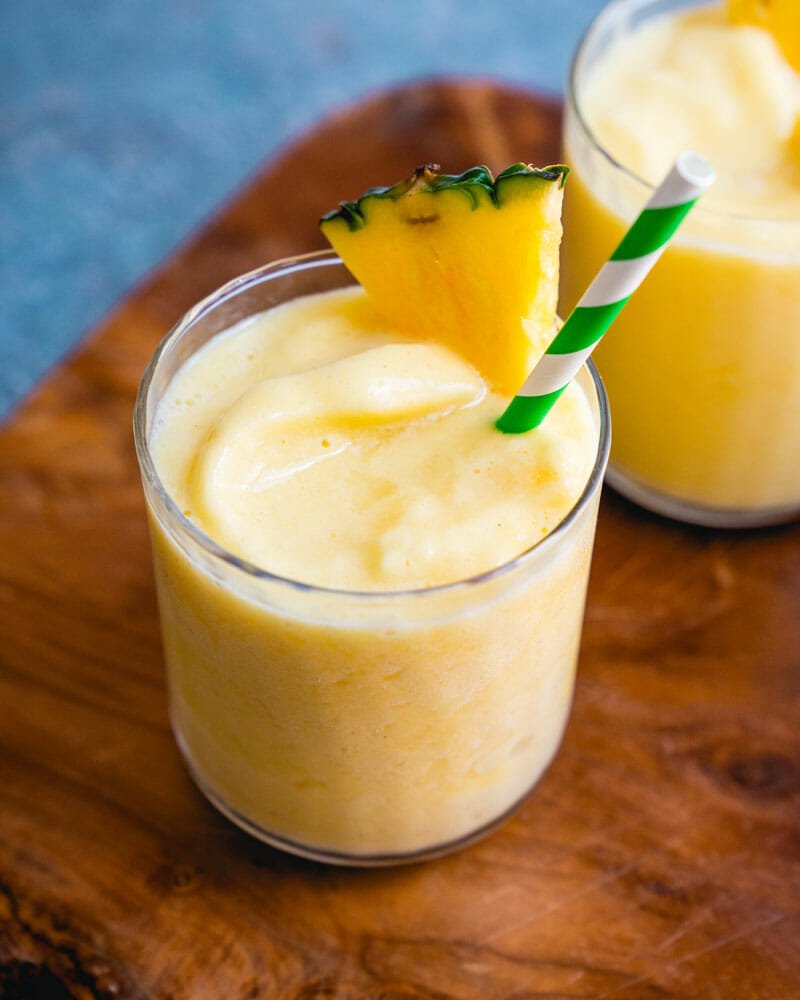 How to make a pineapple smoothie