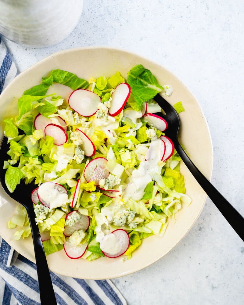 Radish salad with Gorgonzola sauce
