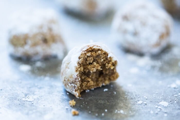 Chai Spice Almond Snowball Cookies |  Spicy Christmas Cookies |  Cookies with chai spices