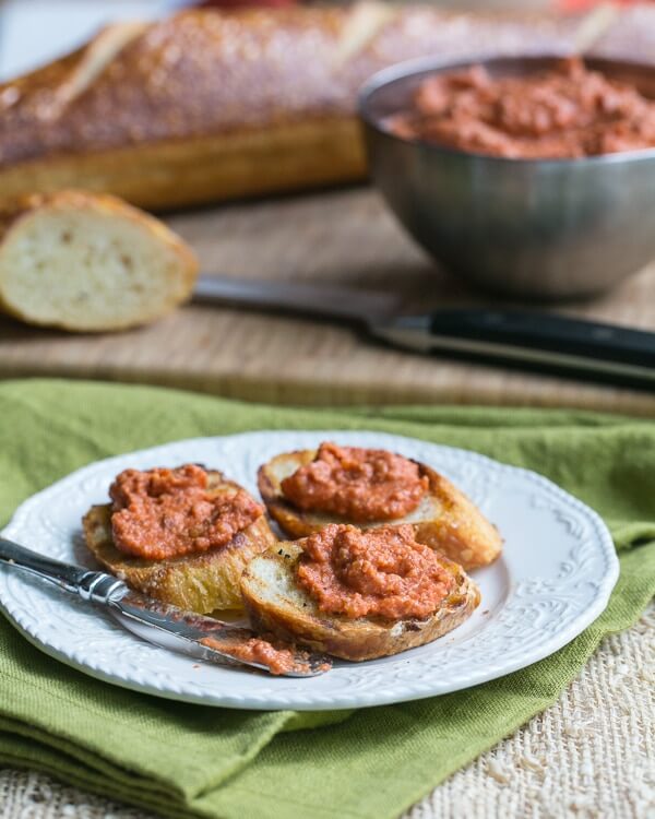 Famous tomato dip with toast